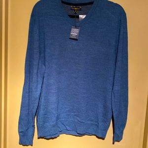 Club room men’s blue v-neck sweater.  Med